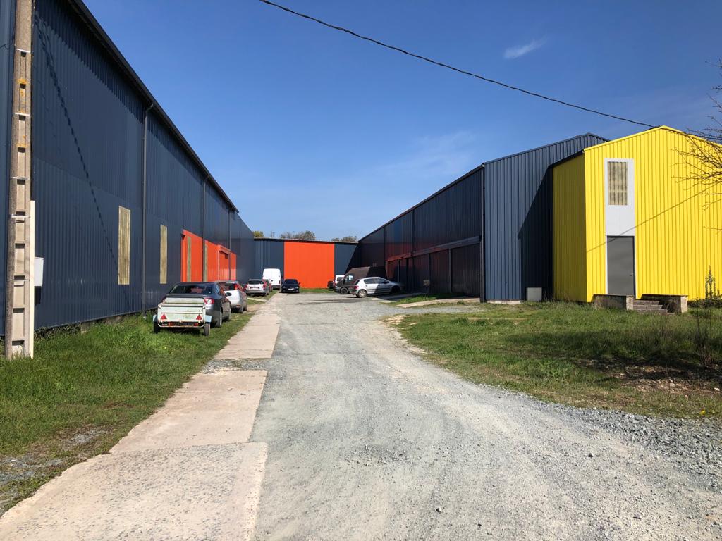Photos de la zone industrielle des grands champs à Aigrefeuille d'Aunis. 
Site appartenant à la société eia immobilier. 